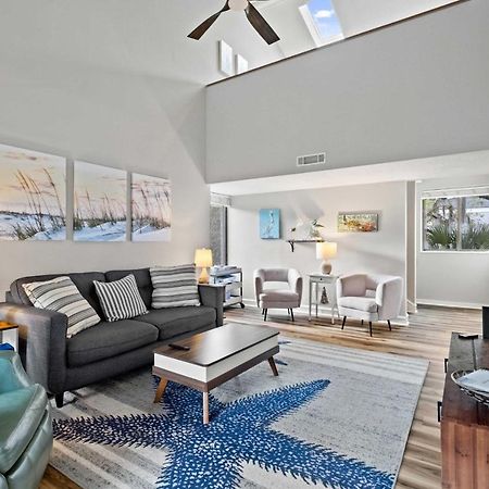 Coastal Oasis With Pool - Walk To Coligny Beach Park Хилтон-Хед-Айленд Экстерьер фото