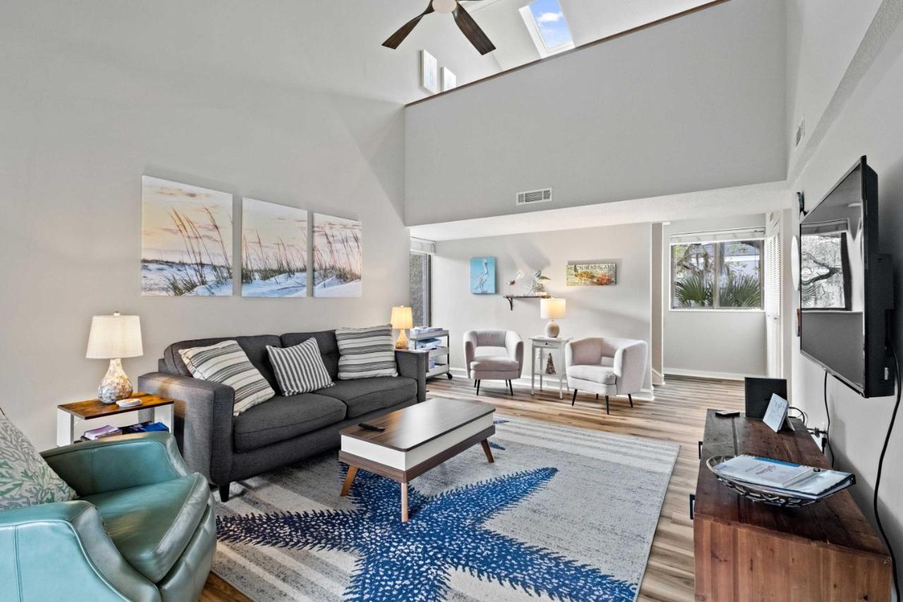 Coastal Oasis With Pool - Walk To Coligny Beach Park Хилтон-Хед-Айленд Экстерьер фото