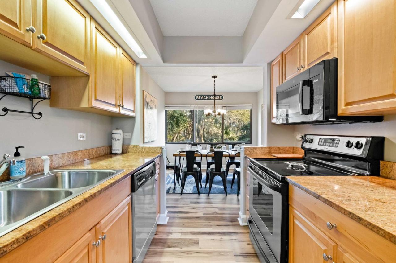 Coastal Oasis With Pool - Walk To Coligny Beach Park Хилтон-Хед-Айленд Экстерьер фото
